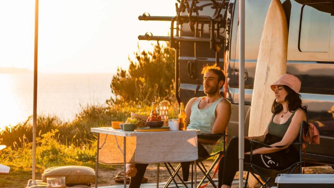 Cómo montar el toldo en un camper o autocaravana: guía paso a paso